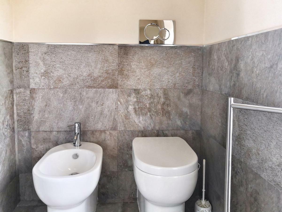 Appartamento Deluxe Con Terrazza Sul Mare سافونا المظهر الخارجي الصورة