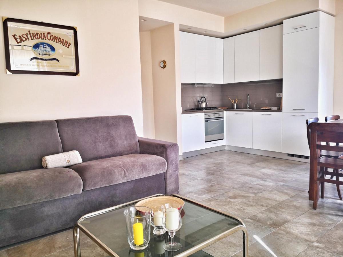 Appartamento Deluxe Con Terrazza Sul Mare سافونا المظهر الخارجي الصورة