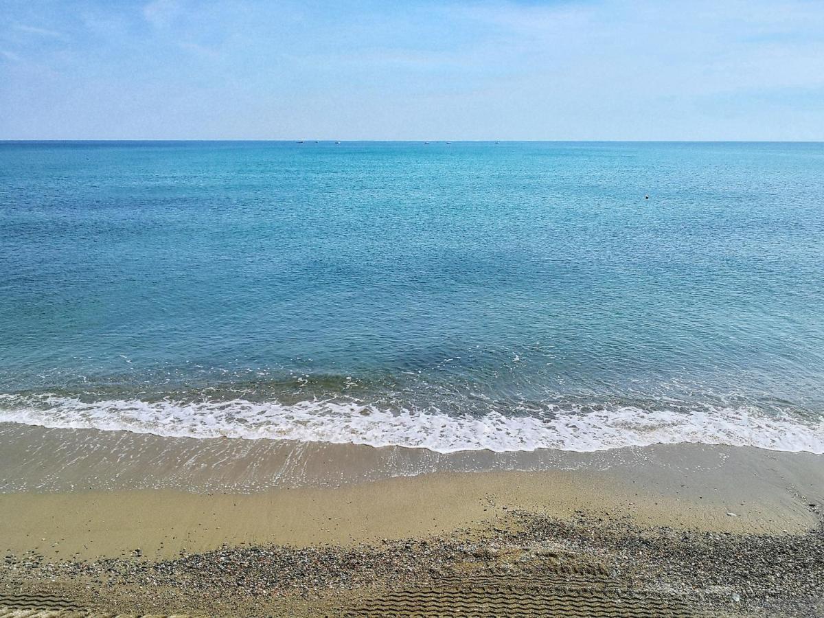 Appartamento Deluxe Con Terrazza Sul Mare سافونا المظهر الخارجي الصورة